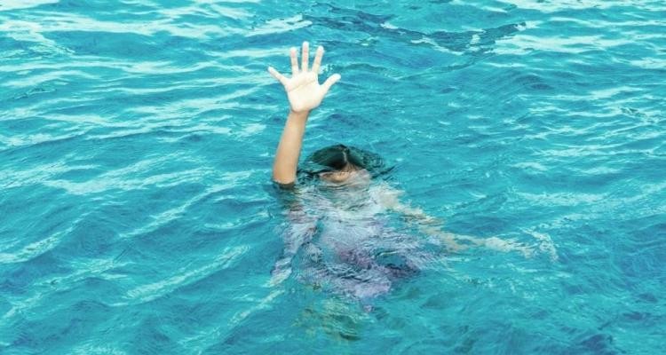 شاطئ مهدية يستمر في ابتلاع ضحاياه.. غرق شاب في الـ18 من عمره واستنفار فرق الإنقاذ